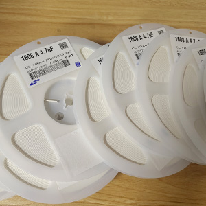 深圳風(fēng)華貼片電容代理商：貼片電容封裝盤裝有多個(gè)電容？